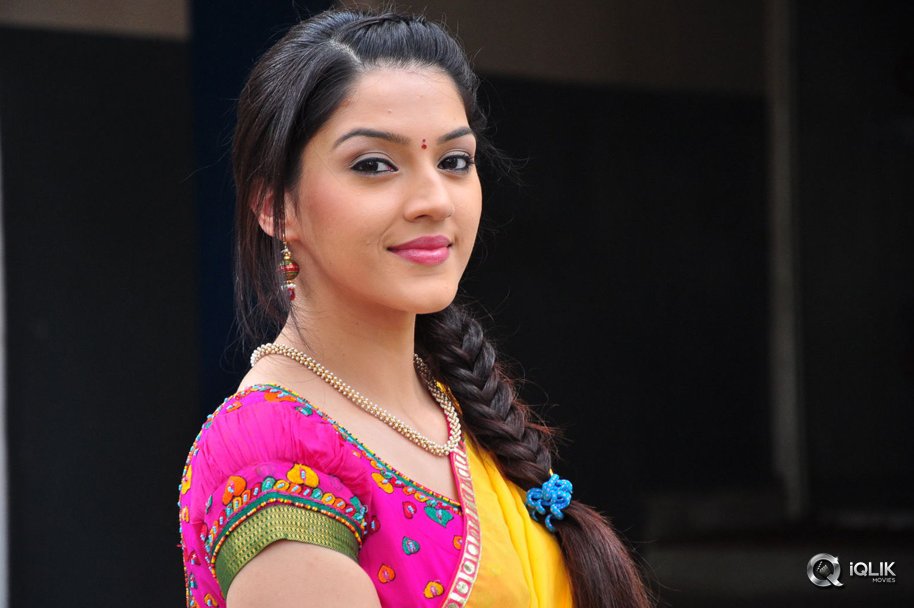 Mehreen-at-Krishna-Gadi-Veera-Prema-Gaadha-Movie-Press-Meet